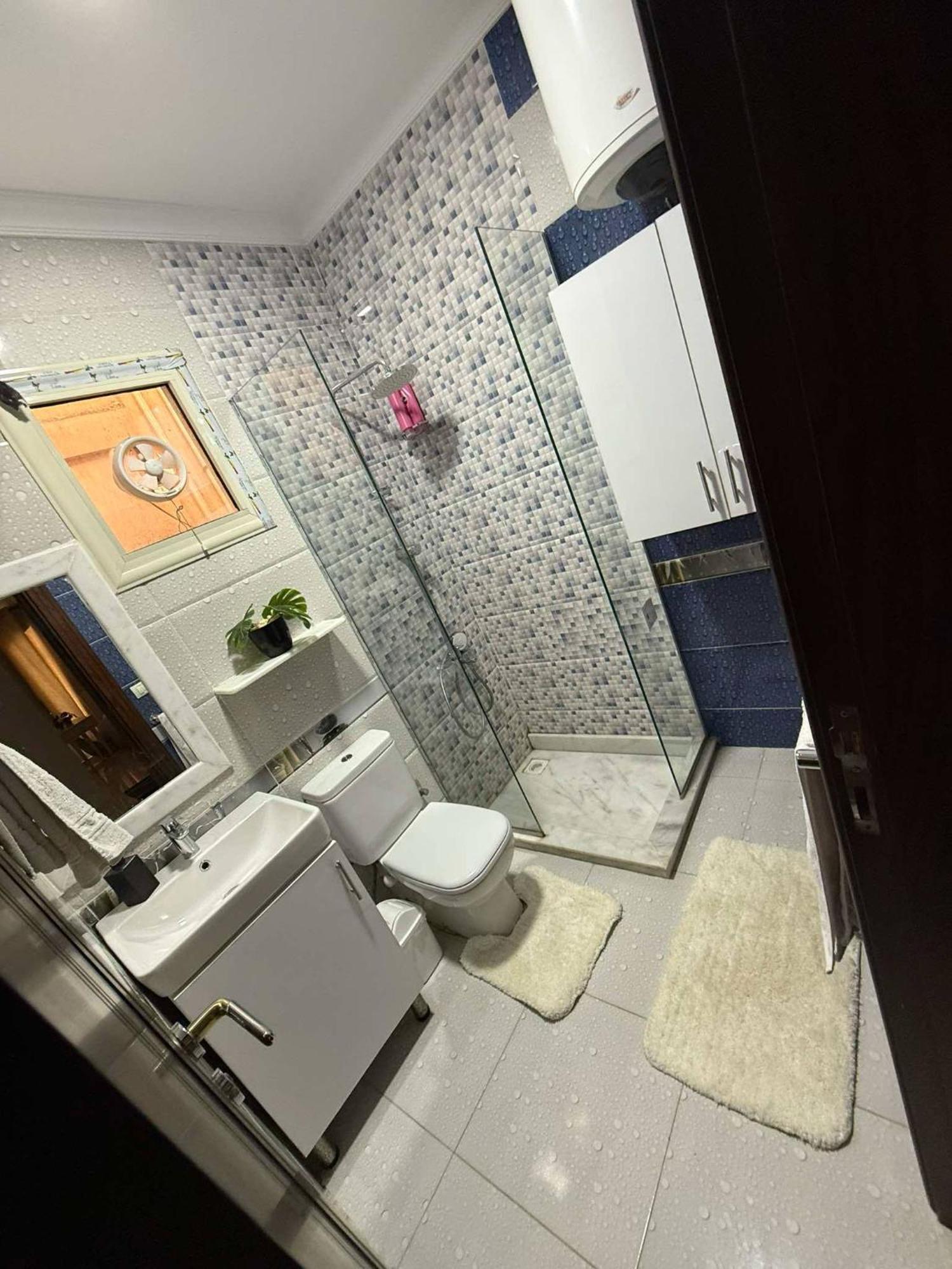 Duplex At Golden Square Apartmán